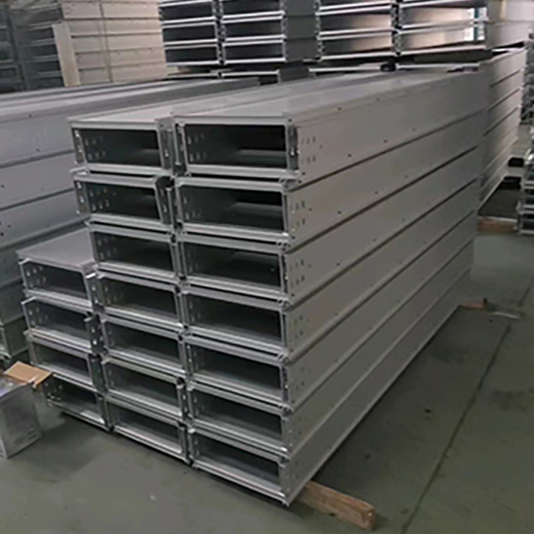 托盘式电缆桥架